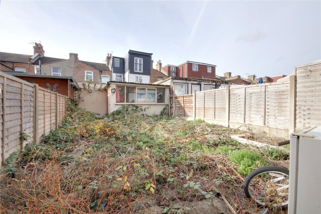 Property photo 2 of 9 Picture No. 06