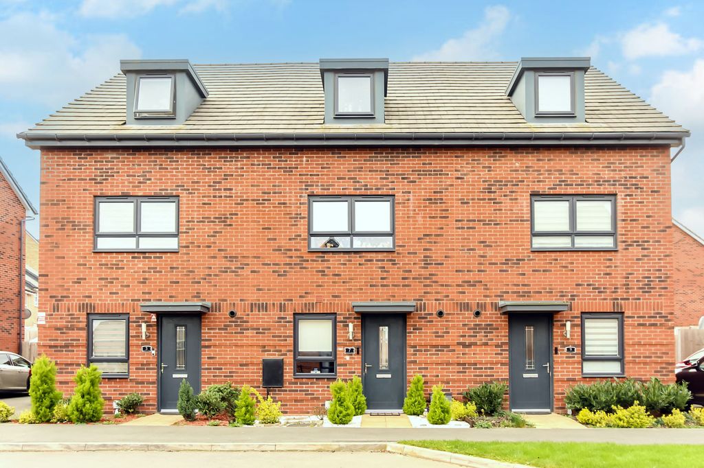 Property photo 1 of 10 Front