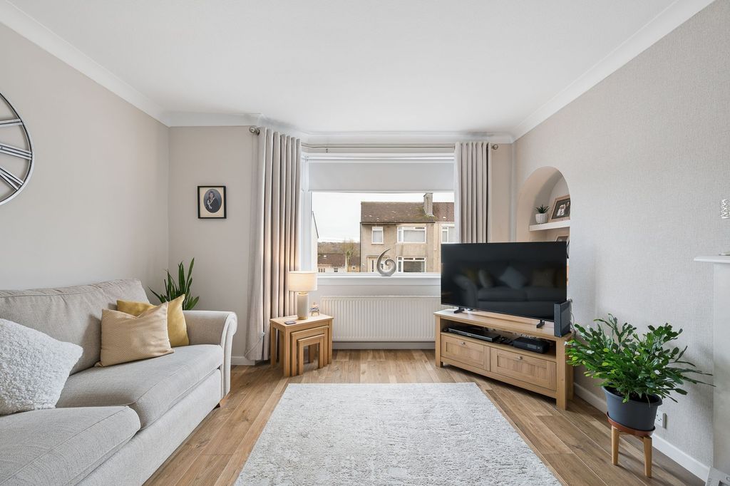 Property photo 3 of 34