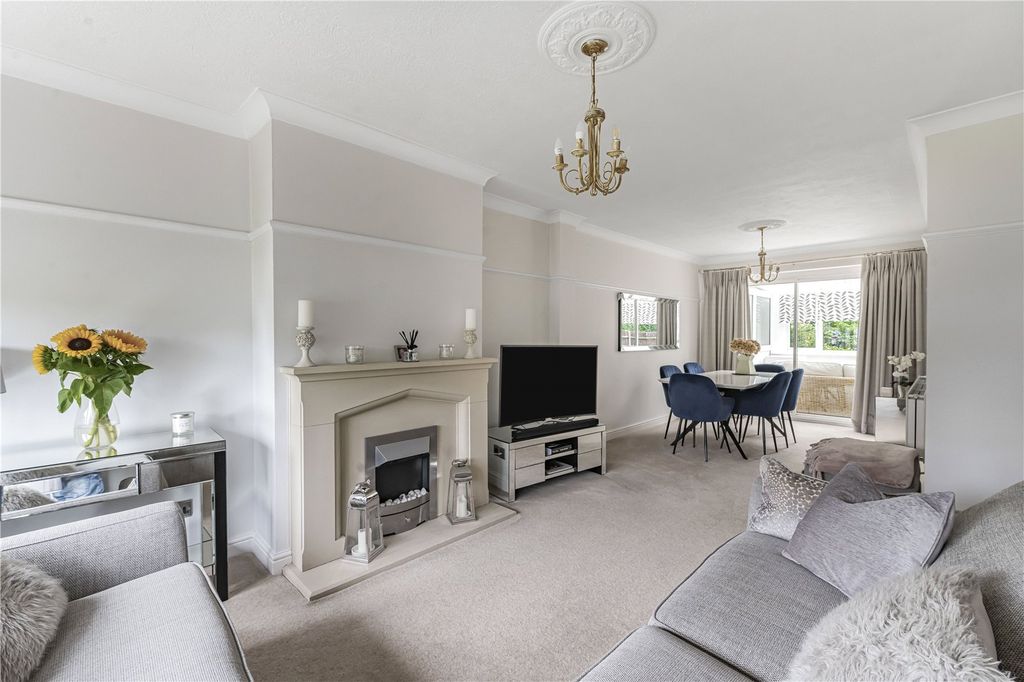 Property photo 3 of 22 Reception