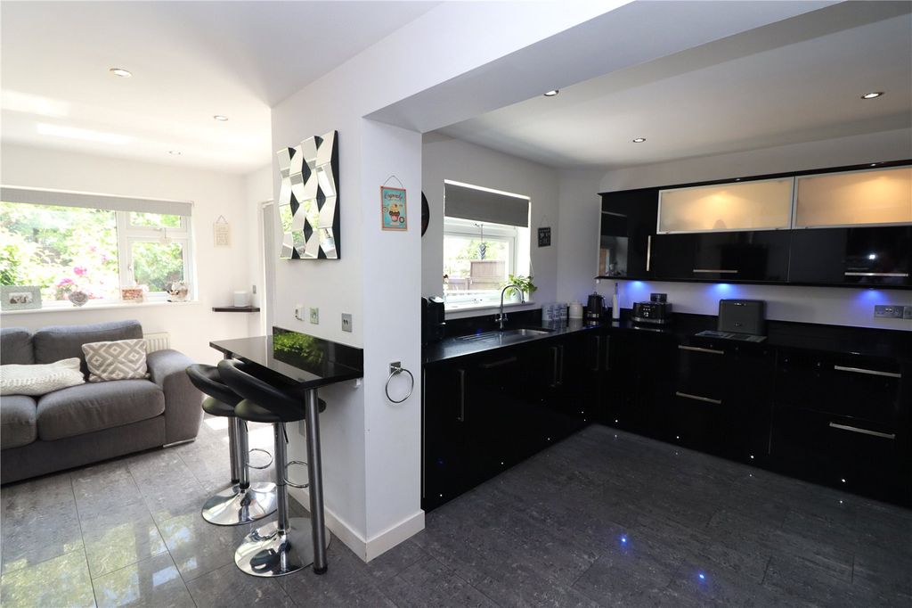 Property photo 3 of 32 Picture No. 22