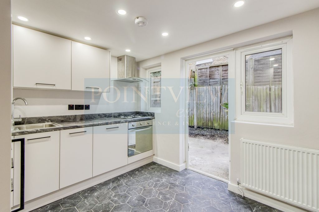 Property photo 3 of 9 Photo 3