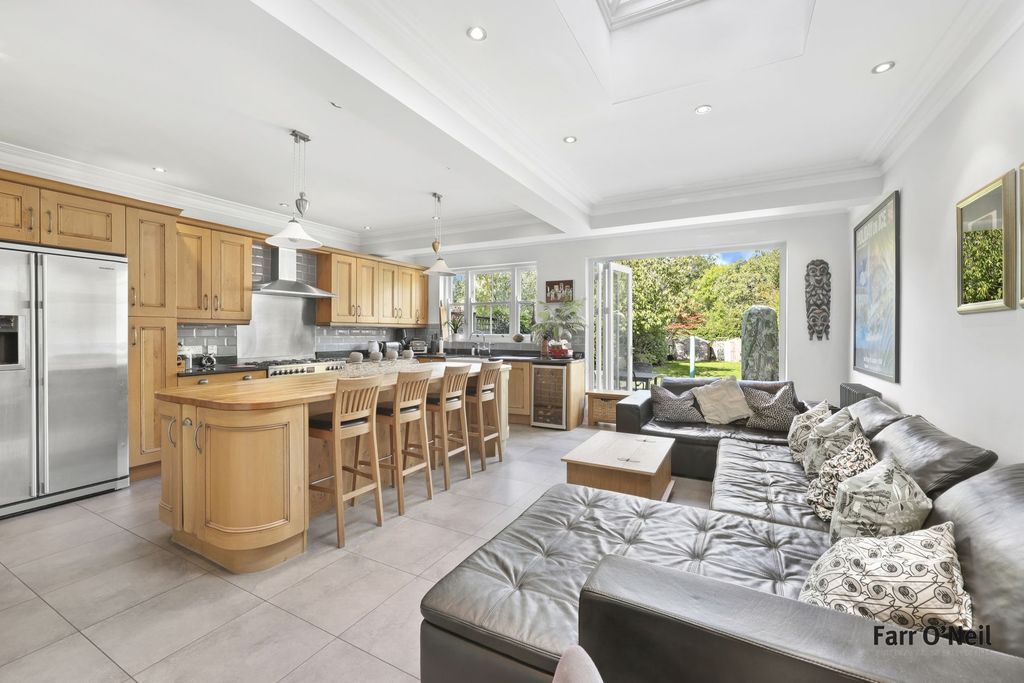 Property photo 3 of 35 Photo 21