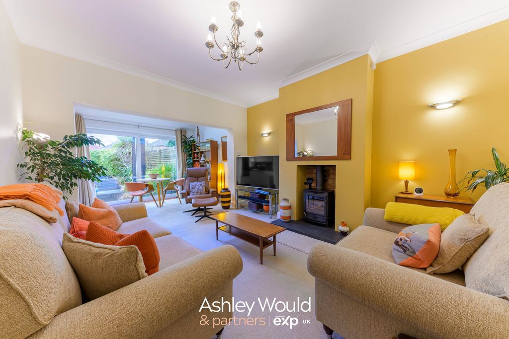 Property photo 2 of 23