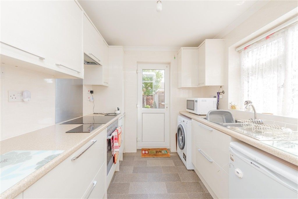 Property photo 2 of 14 Kitchen
