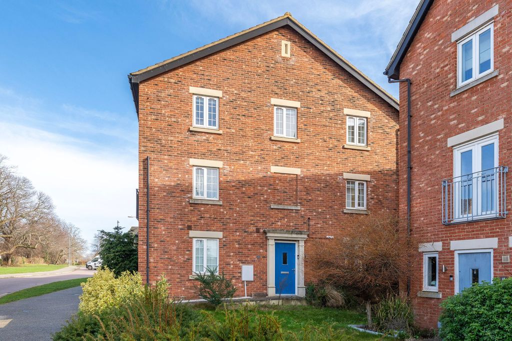 Property photo 1 of 24