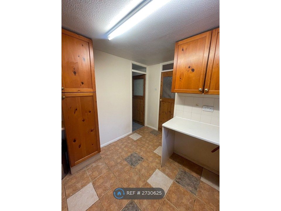 Property photo 3 of 28