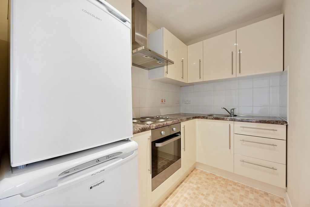 Property photo 2 of 6