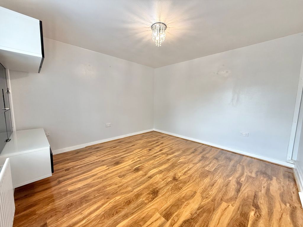Property photo 3 of 22 Img_3862