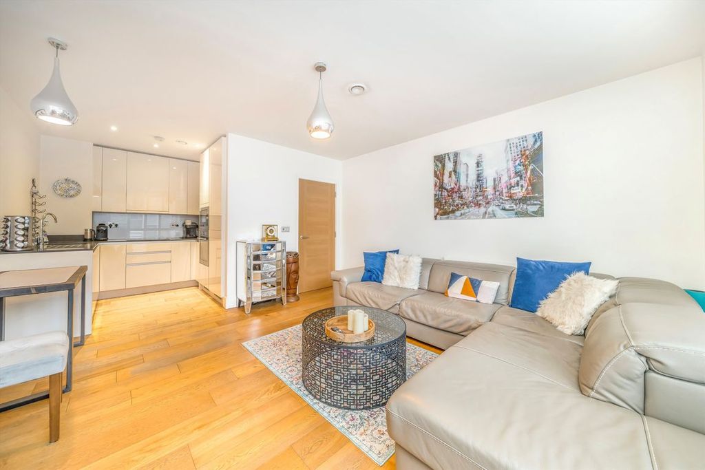 Property photo 3 of 6