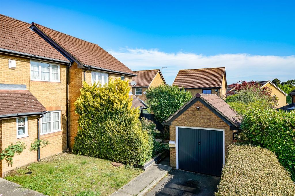 Property photo 2 of 15 15-The-Sonnets-Front-04060.Jpg