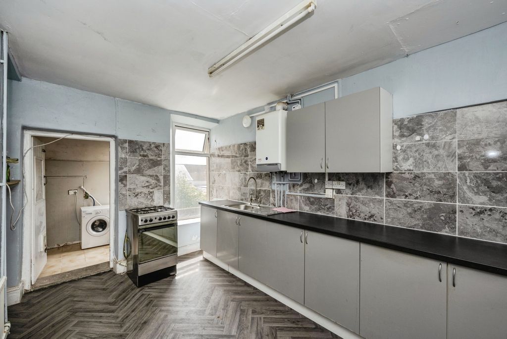 Property photo 3 of 20 Pbox-Img.Jpg