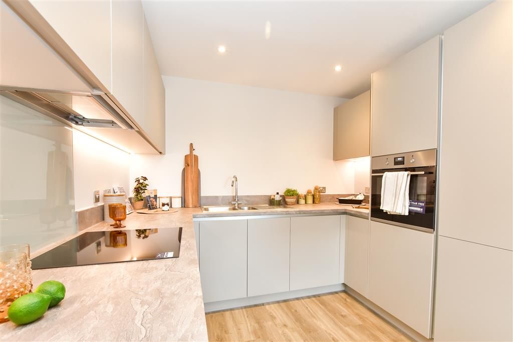 Property photo 1 of 12 Kitchen
