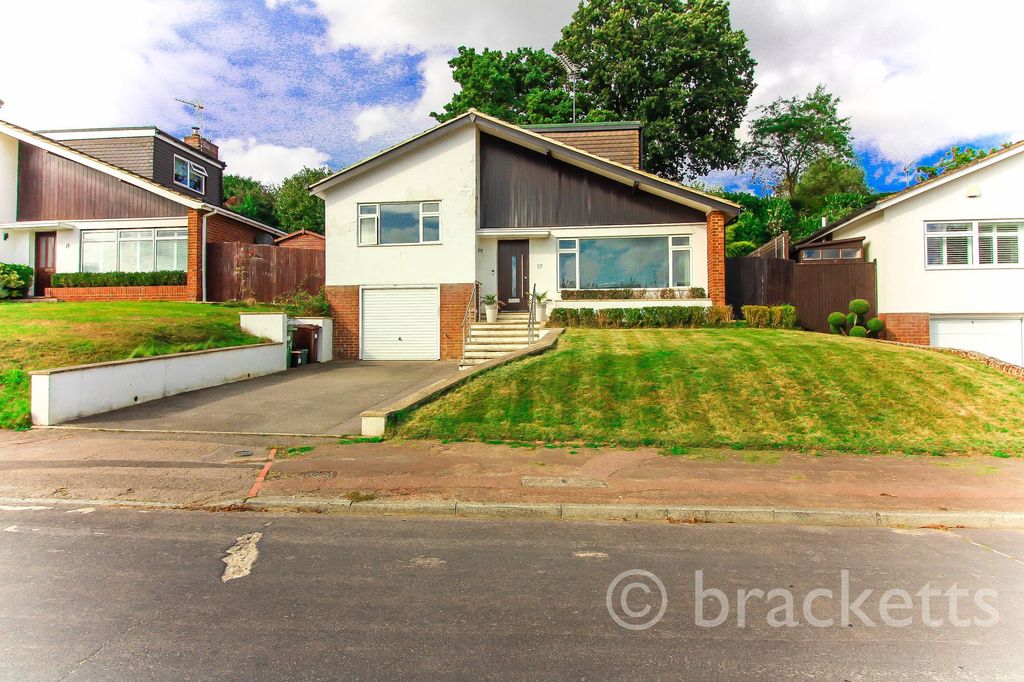 Property photo 3 of 31