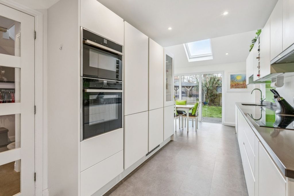 Property photo 2 of 19