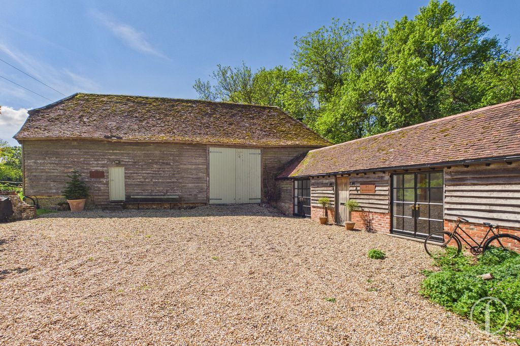 Property photo 2 of 34