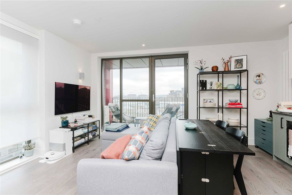 Property photo 2 of 24 Picture No. 12