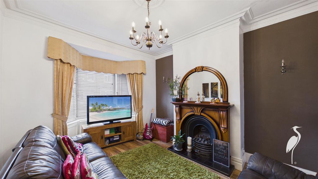 Property photo 2 of 22 Lounge