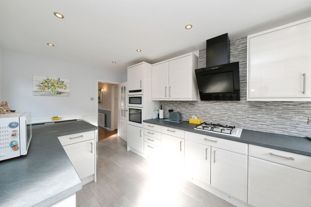 Property photo 2 of 17 Pbox-Img.Jpg