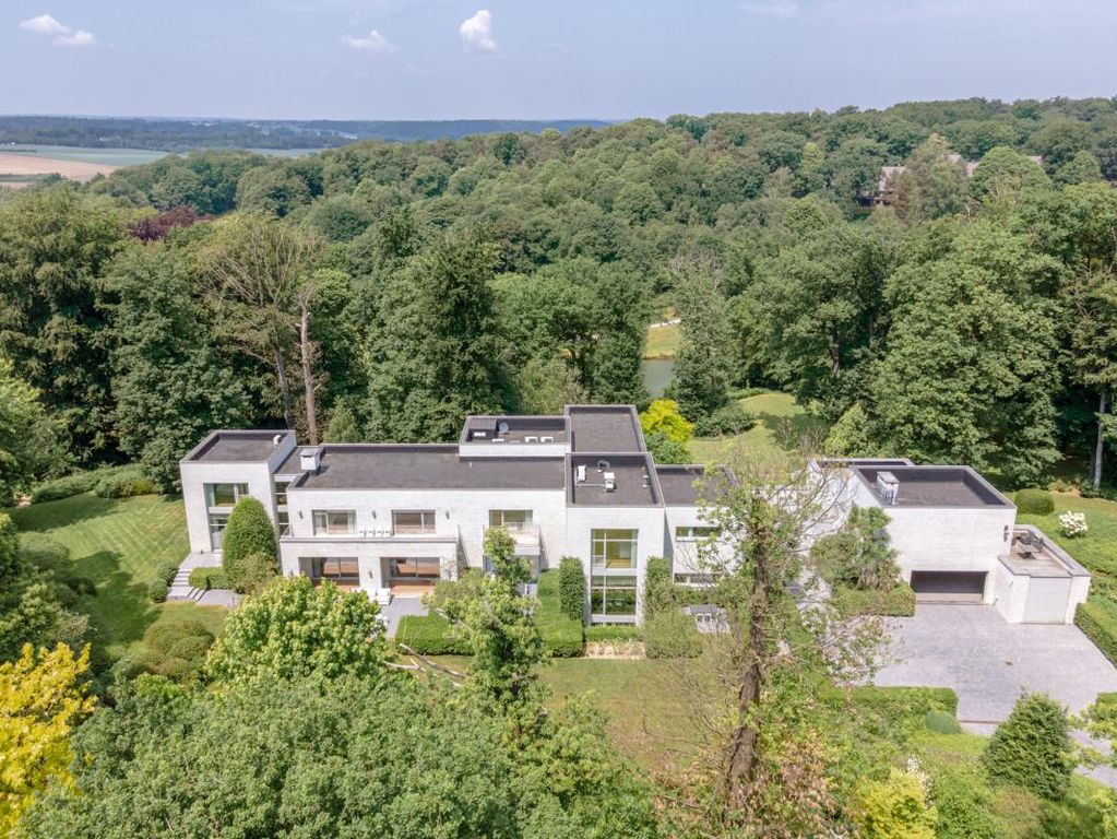 Property photo 1 of 34