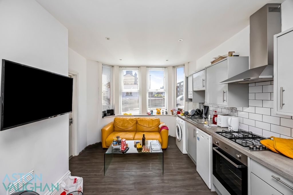 Property photo 2 of 7 5096691