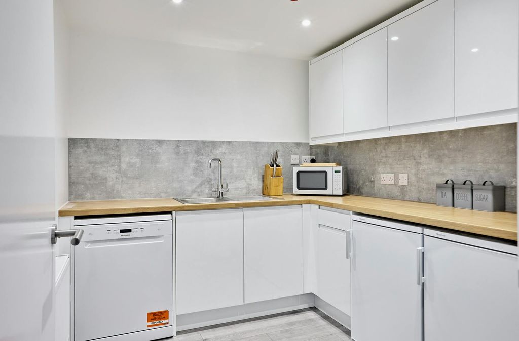 Property photo 3 of 7 Theplacep_405.Jpg