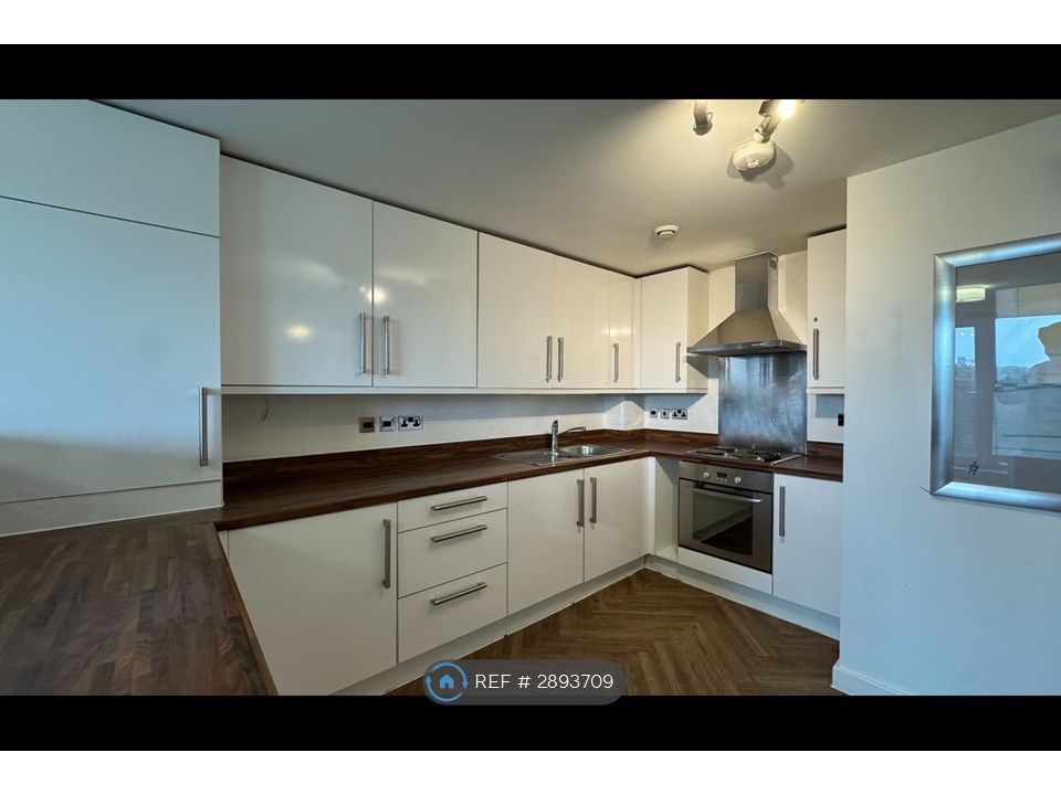 Property photo 2 of 7 Kitchen