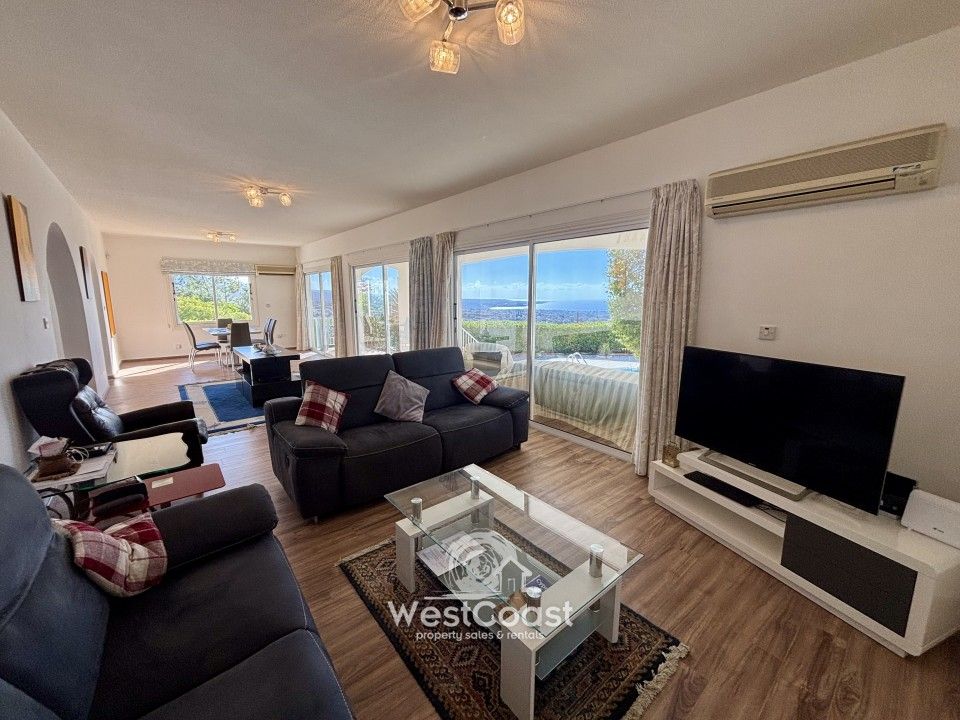 Property photo 2 of 36