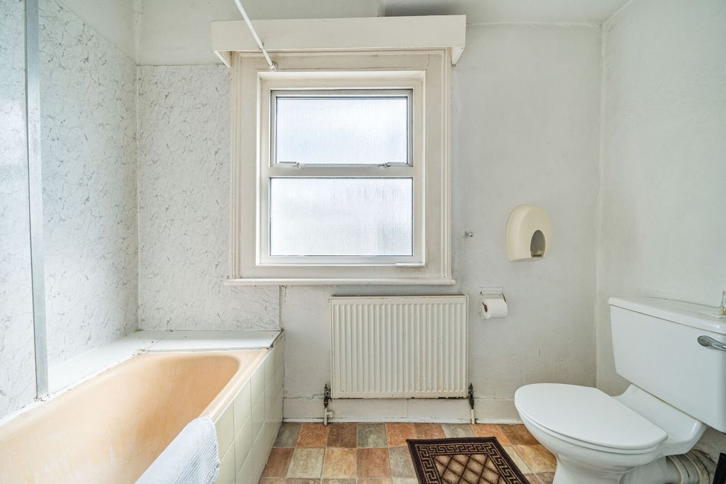 Property photo 3 of 19
