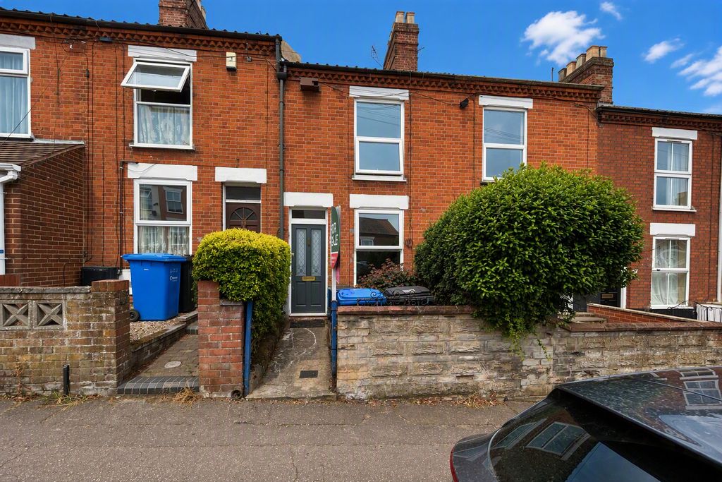 Property photo 1 of 2