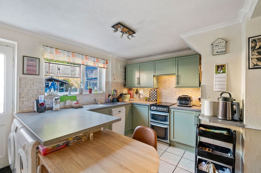 Property photo 2 of 21