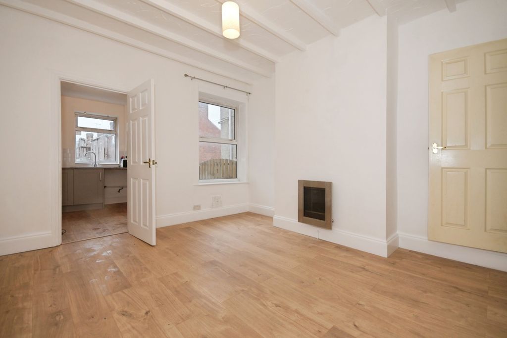 Property photo 3 of 15 Pbox-Img.Jpg