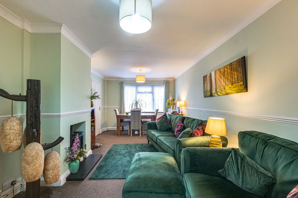 Property photo 2 of 36