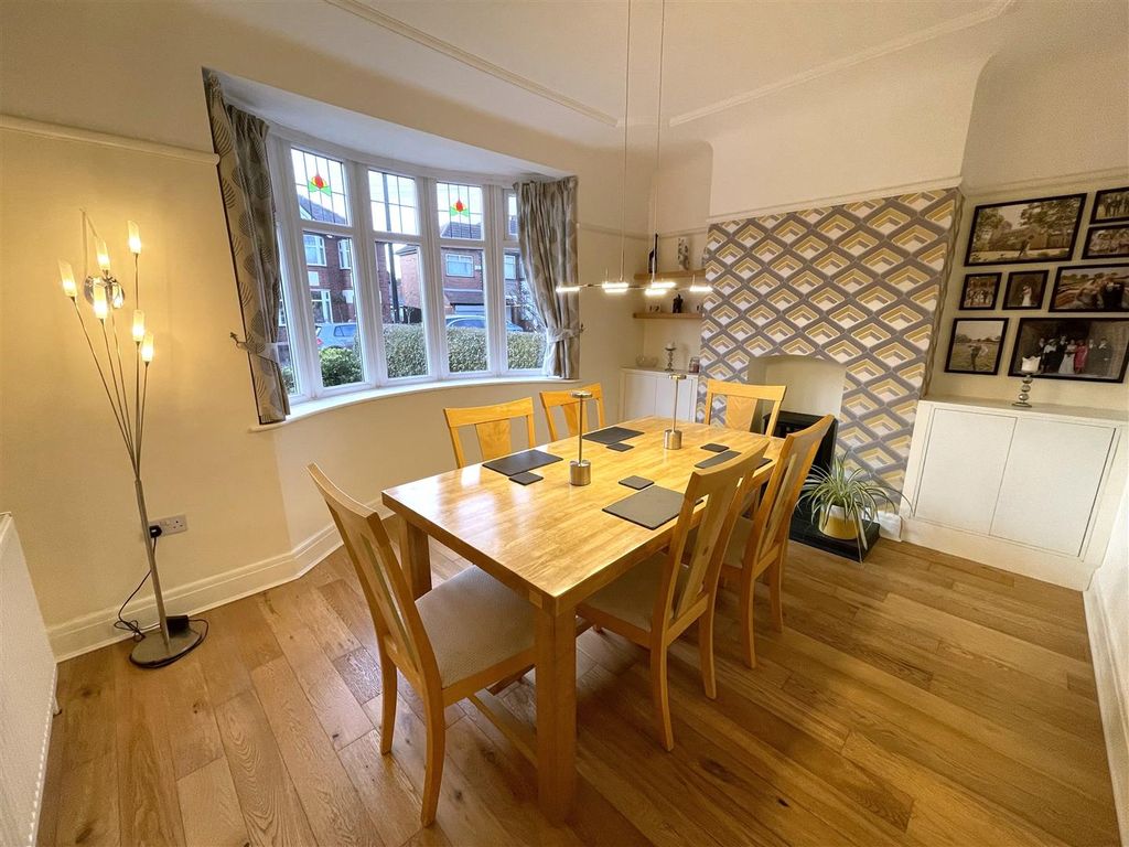 Property photo 2 of 18 Dining Room