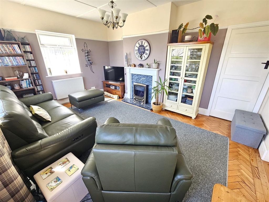 Property photo 3 of 22 Sitting Room.Jpg