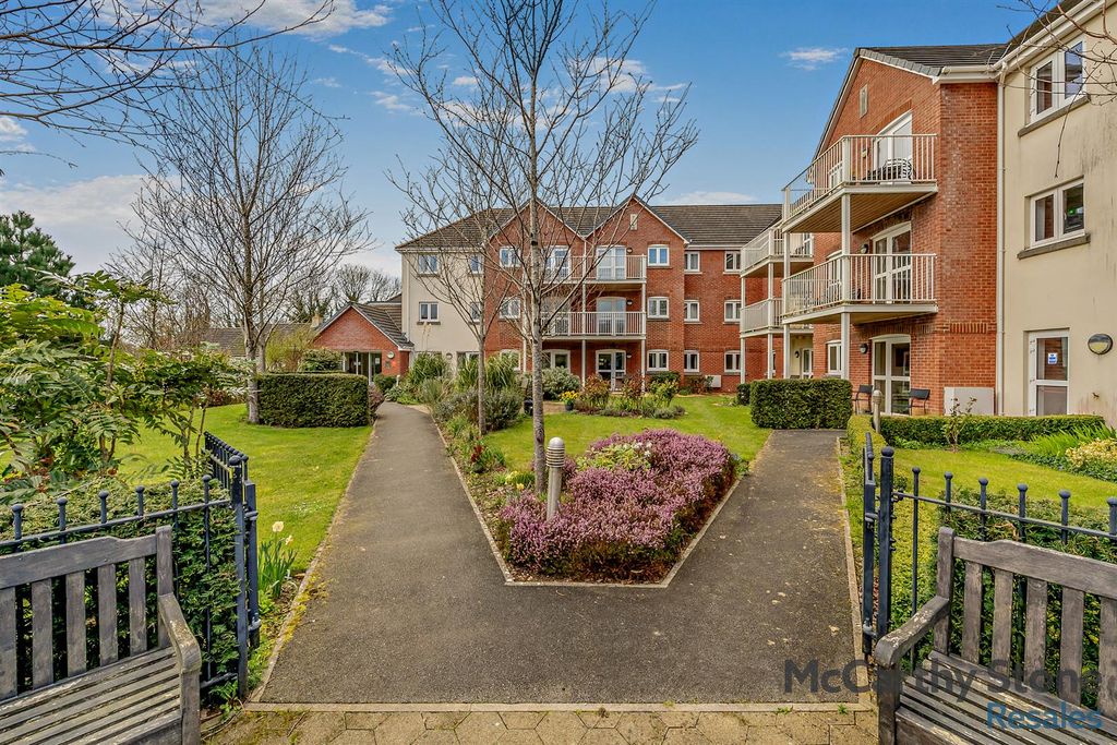 Property photo 1 of 21 Squire Court