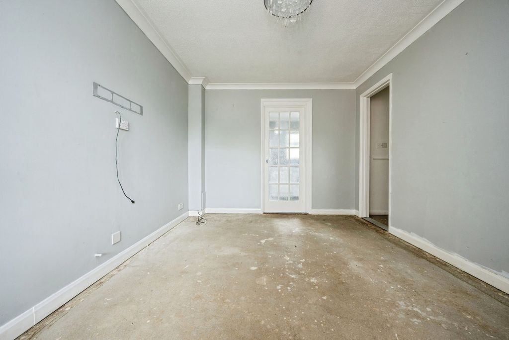 Property photo 3 of 17 Photo