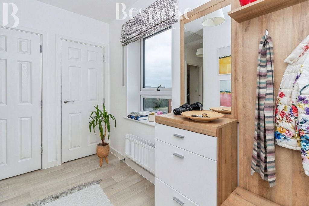 Property photo 3 of 24