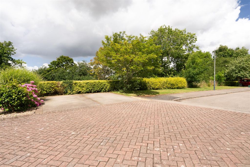 Property photo 2 of 29 65_Highfield_Park-70.Jpg