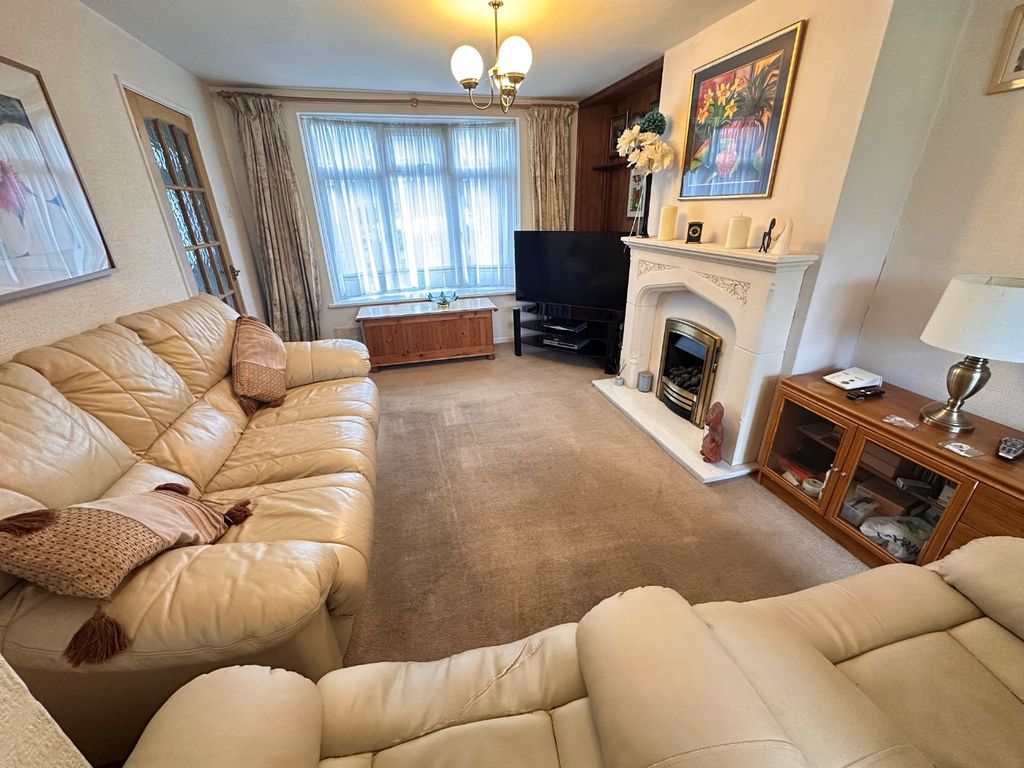 Property photo 3 of 13 4697906