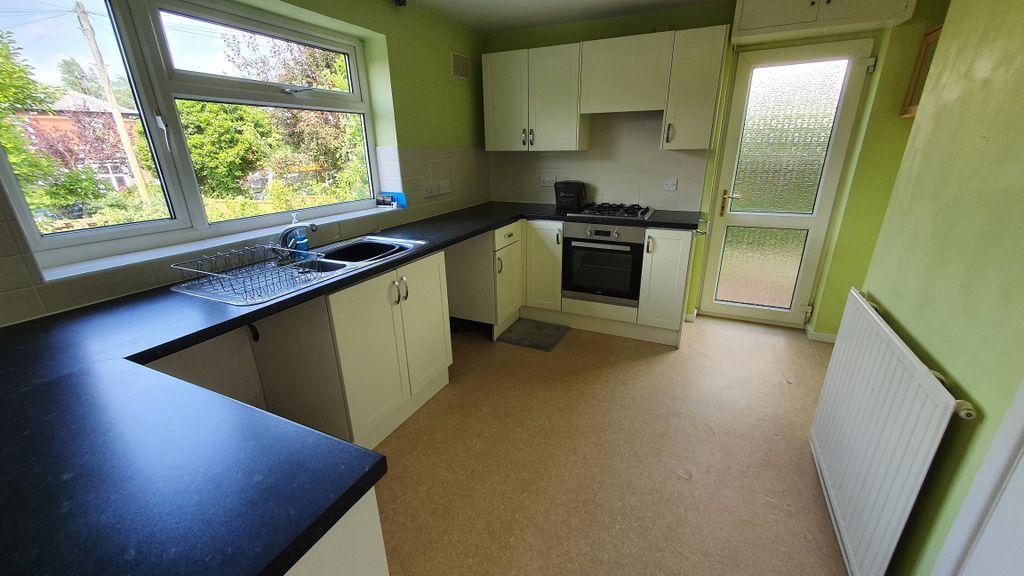 Property photo 2 of 9 Kitchen