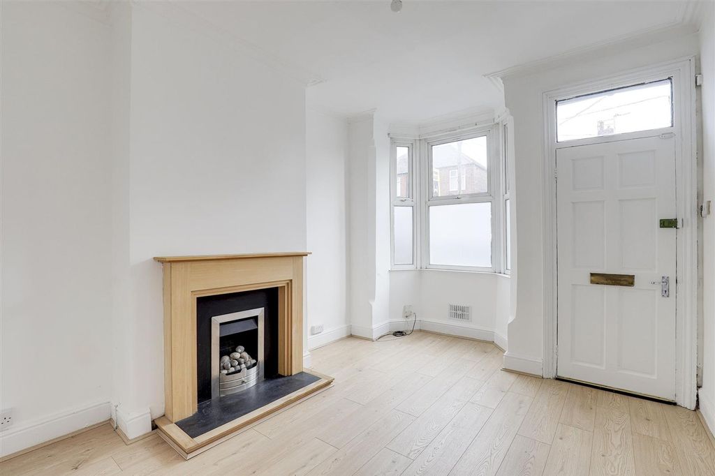 Property photo 2 of 14