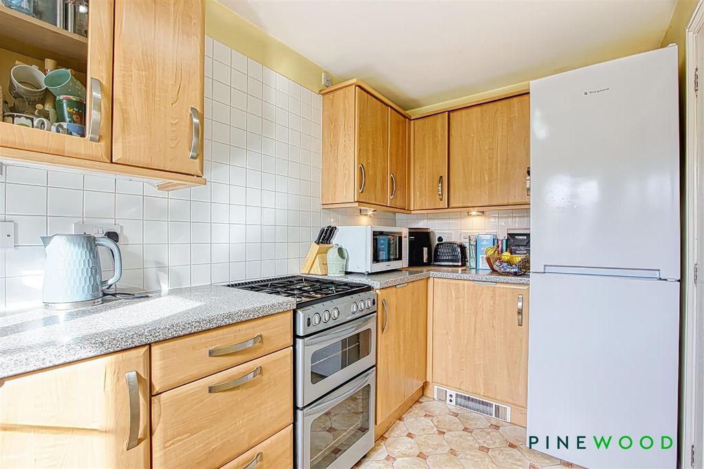 Property photo 2 of 18 Kitchen