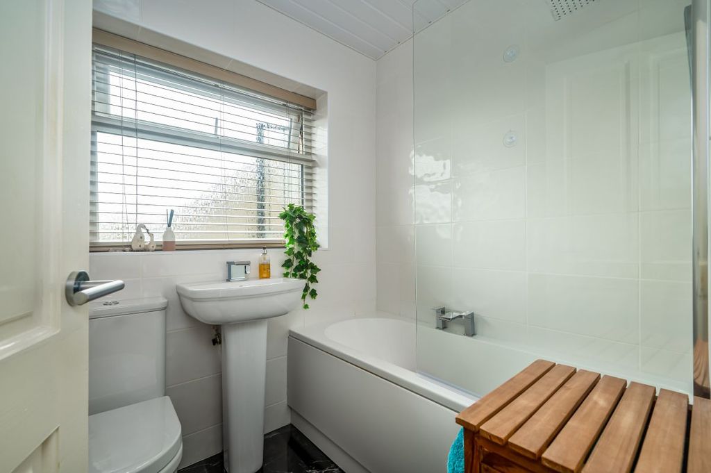 Property photo 3 of 26