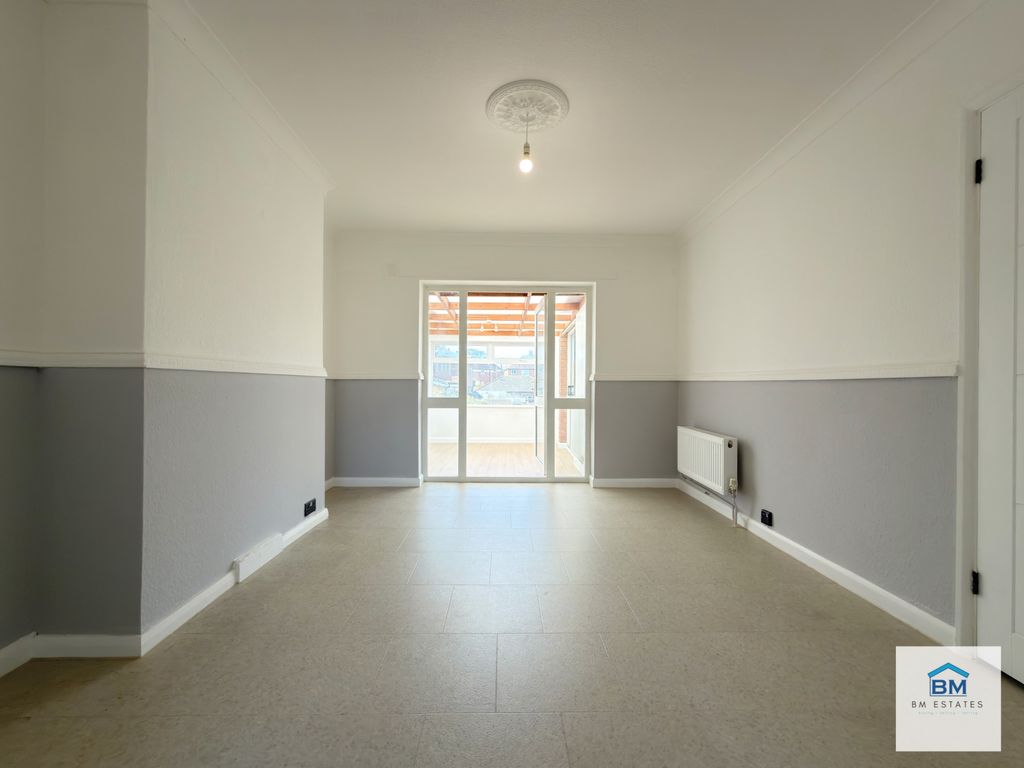 Property photo 3 of 11 Photo 5