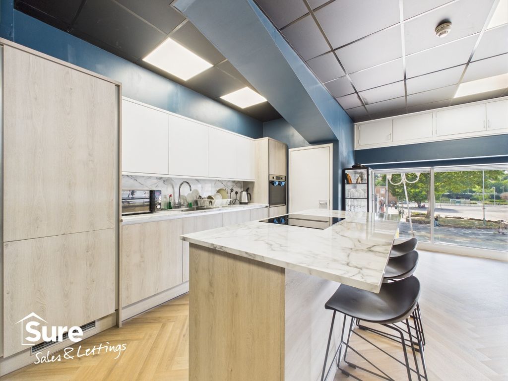 Property photo 2 of 10 4955571