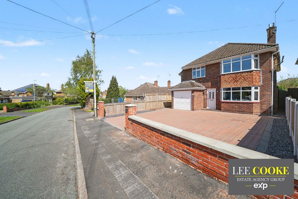 Property photo 1 of 33