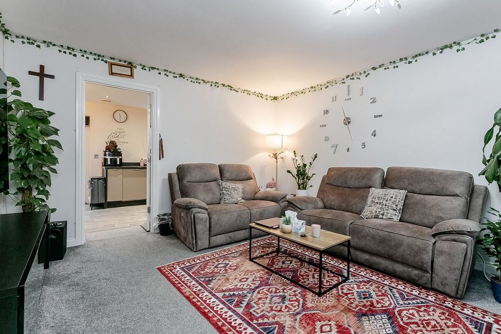 Property photo 3 of 21