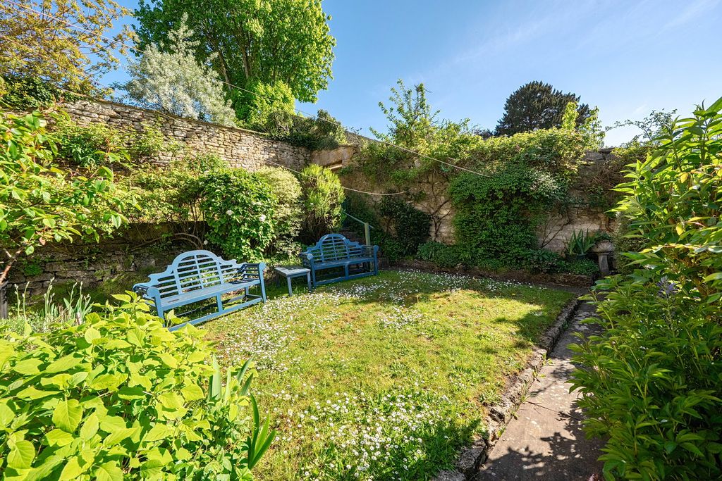 Property photo 3 of 24
