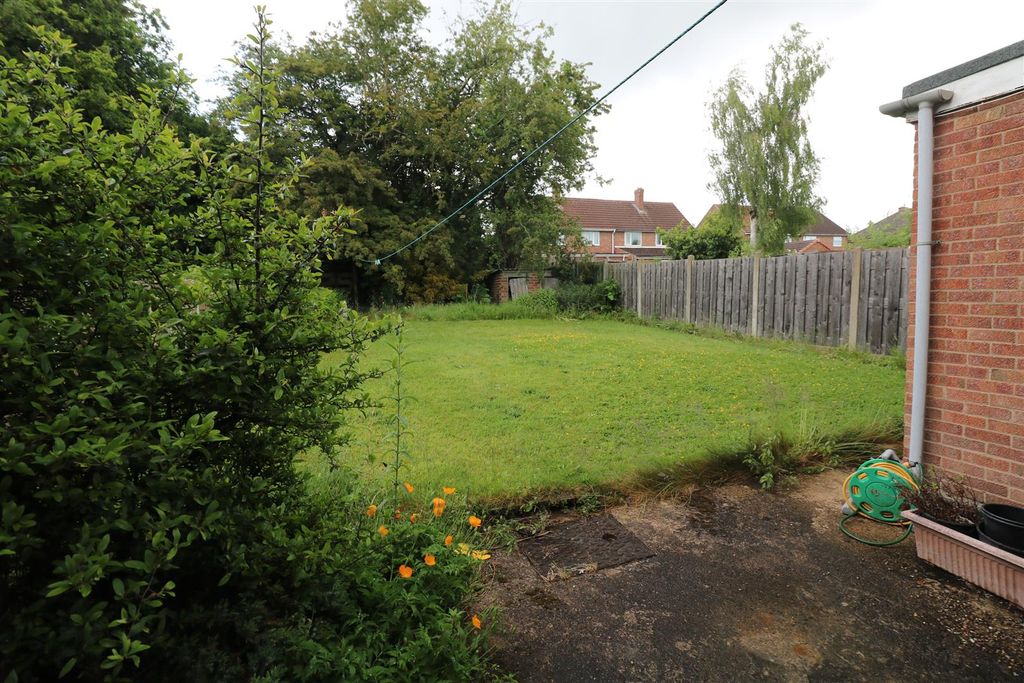 Property photo 2 of 11 Outside